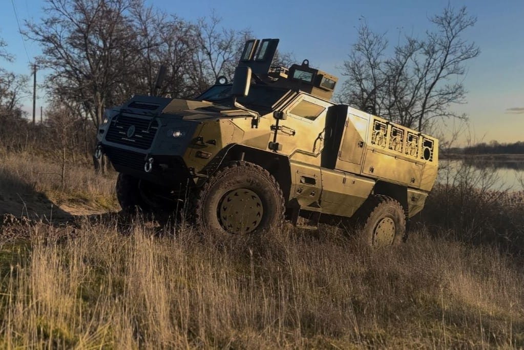 Paramount Greece, Ukraine’s MAC HUB forge strategic defence partnership and unveil European armoured vehicle