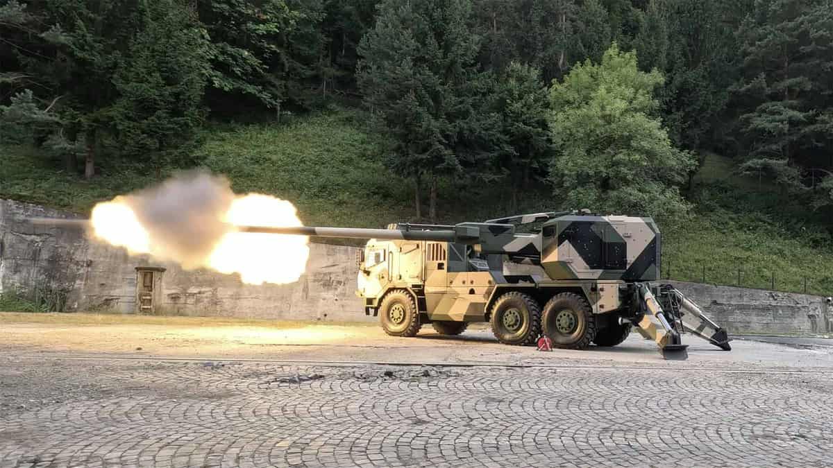 Slovakia Begins Production of EVA Self-Propelled Howitzers
